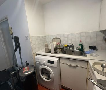 Studio Flat, Bouverie Court, SW16 - Photo 6
