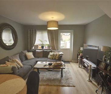 2 bedroom end of terrace house to rent - Photo 1