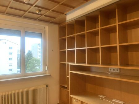 Gepflegte Stadtwohnung mit bester Infrastruktur, teilmöbliert. - Photo 5