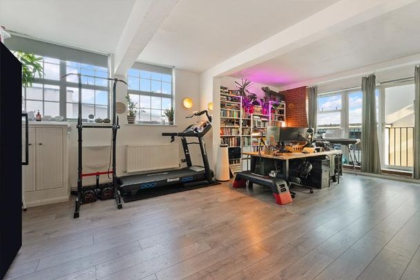 Studio to rent - Photo 1