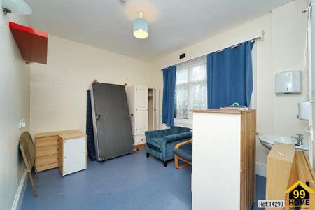 10 bedroom retirement property to rent - Photo 3