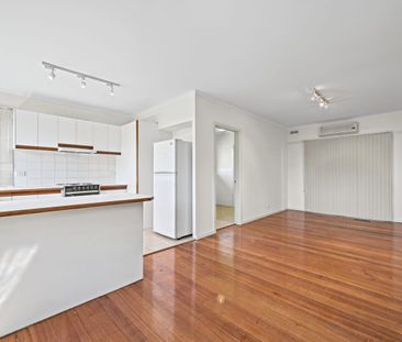 Location Location - Just 5 Minutes' Walk to Laverton Station! - Photo 3