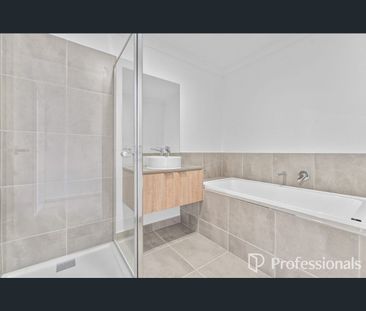 13 Ivanhoe Avenue, Fraser Rise, Vic 3336 - Photo 6
