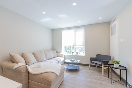 695 and 699 Niagara - Photo 4