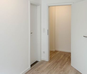 Modernisierte Wohnung in zentraler Lage mit Einbauküche - Photo 1