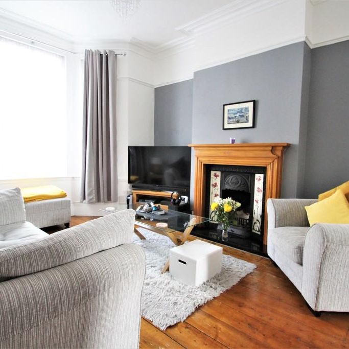 2 bedroom end of terrace house to rent - Photo 1