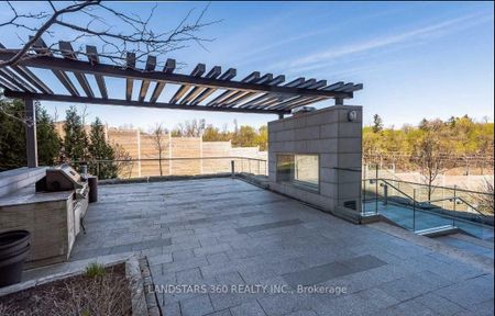 613 35 Brian Peck Crescent - Photo 4