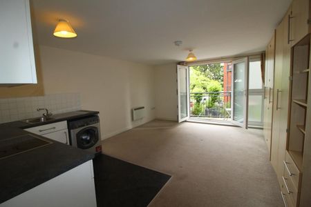 Studio to rent - Photo 2