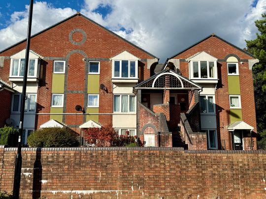 2 bedroom maisonette to rent - Photo 1