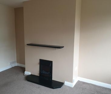 2 bedroom semi-detached house to rent - Photo 2