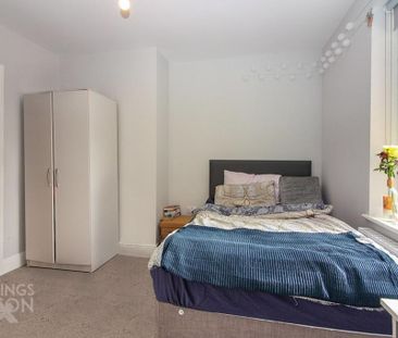 5 bedroom semi-detached house to rent - Photo 6