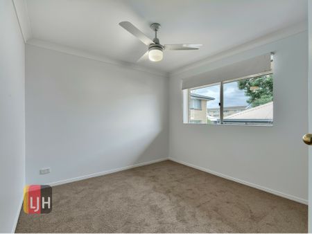 REFURBISHED, 2 BEDROOM APARTMENT IN NEWMARKET - Photo 3