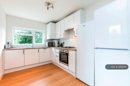 1 bedroom in a house share to rent - Photo 5