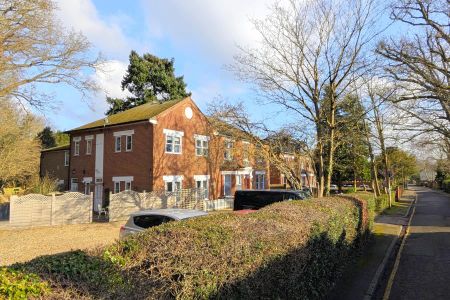 Heathview House, Woking - 1 bedroomProperty for lettings - Seymours - Photo 4