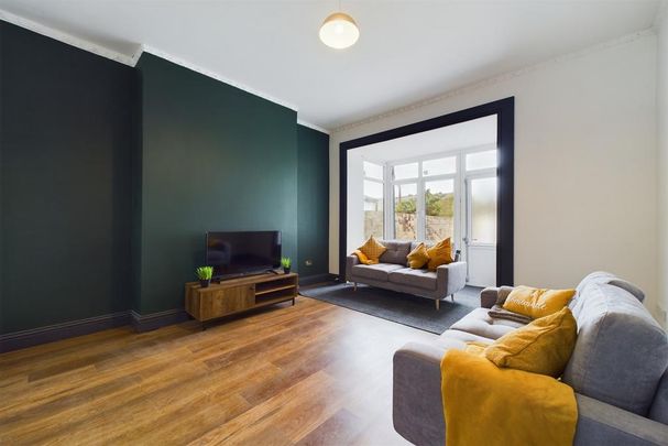 1 bedroom in a house share to rent - Photo 1