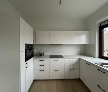 Volledig gerenoveerd appartement in het centrum - Photo 2
