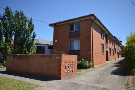 8/41 Pender St Thornbury VIC 3071 - Photo 2