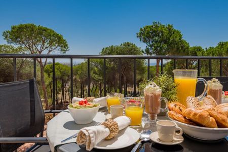 2 bedroom luxury Flat for rent in Nueva Andalucia, Andalusia - Photo 3