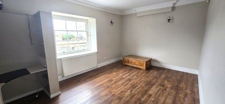 2 bedroom apartment to let - Photo 5