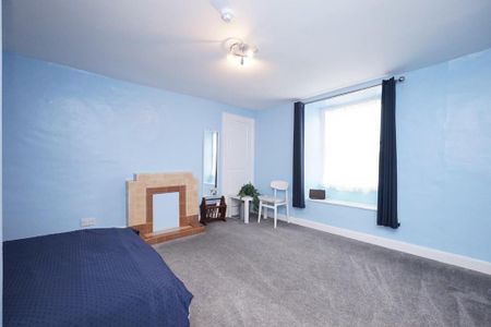 4 bedroom flat to rent - Photo 5