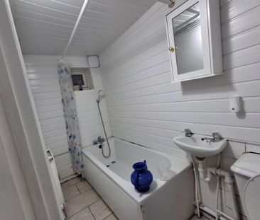 1 Bed Flat, Green Street, E7 - Photo 6