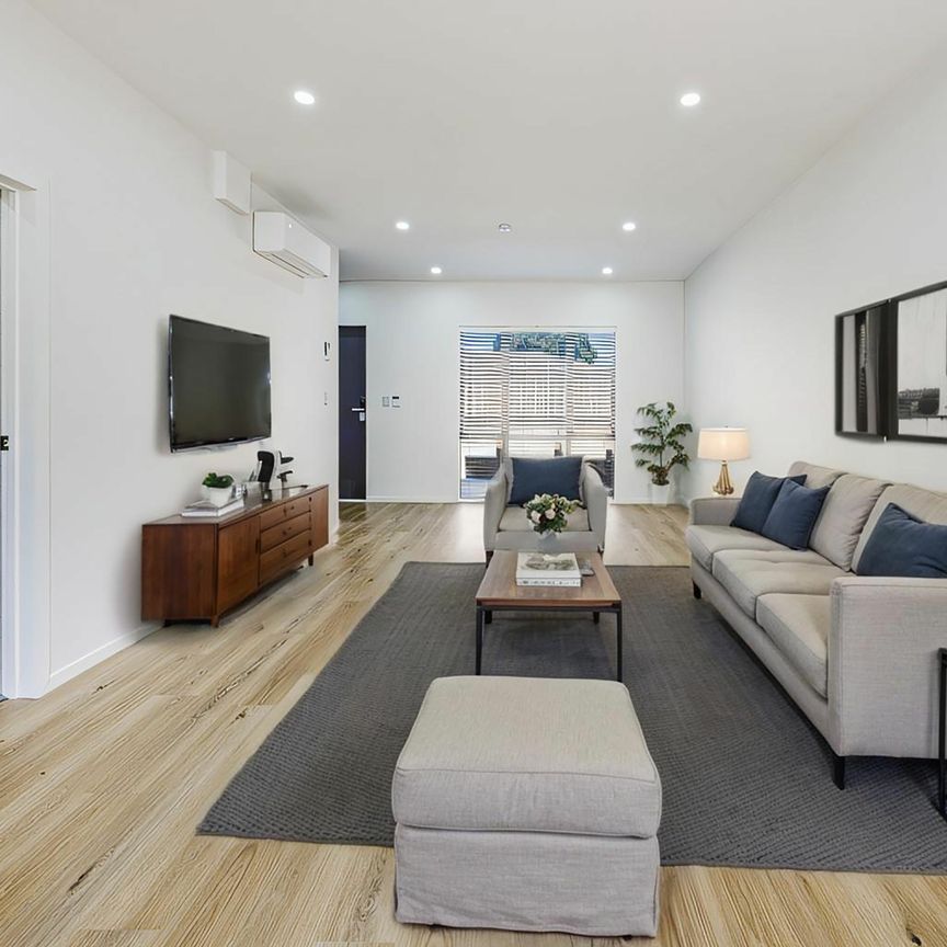 1A Bennett Road Pakuranga - Near New Luxury Townhouse - Photo 1