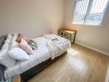 Channell Road, L6 - Photo 4