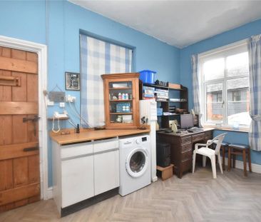 5 bedroom detached house to rent - Photo 2