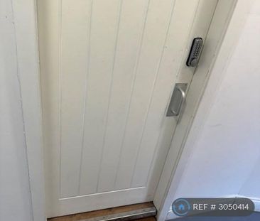 Studio to rent - Photo 6