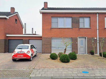 HALFOPEN WONING TE HUUR IN ZWEVEGEM IN RUSTIGE WIJK - Photo 2