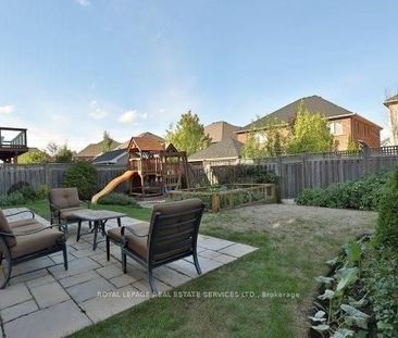 Detached Home For Lease | W8137762 - Photo 1