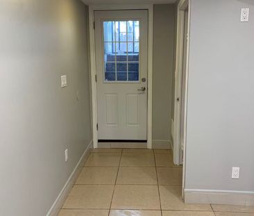 For Lease - 353 Lansdowne Avenue Unit# Bsmt, Toronto, Ontario - Photo 3