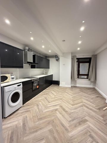 3 Bed Flat, Tuscany House, M1 - Photo 5