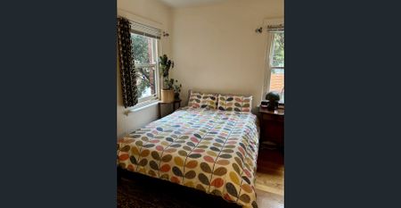 HIDDEN GEM CLOSE TO ALL AMENITIES - Photo 2