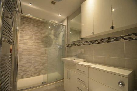 Berkeley Court, Weybridge, KT13 - Photo 5