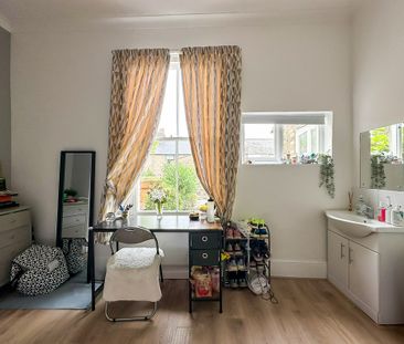 Room 4, Bateman Street, Cambridge - Photo 1