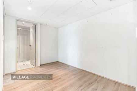 “Stunning 2 Bedroom Apartment plus Study with Parking in the City” - Photo 5