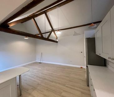 2 bedroom barn conversion to rent - Photo 1