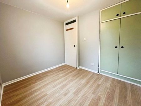 Vicarage Way, Colnbrook, Slough, Berkshire, SL3 0RE - Photo 5