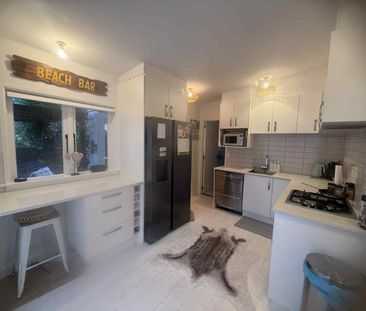 Beautifully renovated 1940s Cottage - short ... - Photo 3