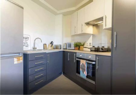 Penthouse 2 Bed - Photo 5