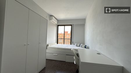 valencia, Valencian Community 46021 - Photo 3