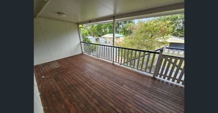 High Set Family Living – Shed!! - Photo 3