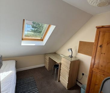 6 Bed End Terrace, Nesbitt Road, BN2 - Photo 3