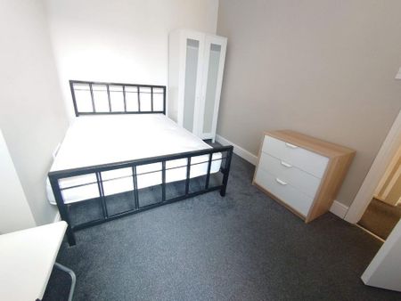 3 bedroom terraced house to rent - Photo 3