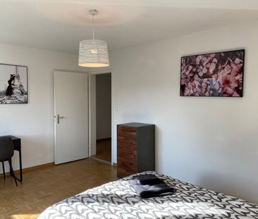 Spacieux appartement meublé de 3,5 pièces au cœur de Dübendorf, Zürich - Photo 2