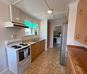 Charming 3-Bedroom Family Home - Photo 3