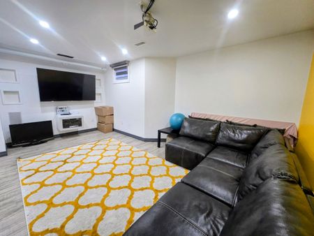 For Lease - 131 Royal Appian Crescent, Vaughan, Ontario - Photo 3