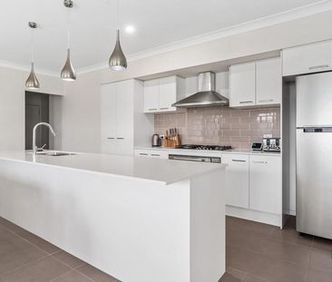 18 Fin Street, Fern Bay NSW 2295 - House For Rent | Domain - Photo 5