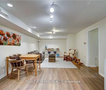 369 HICKLING Trail #Upper - Photo 2